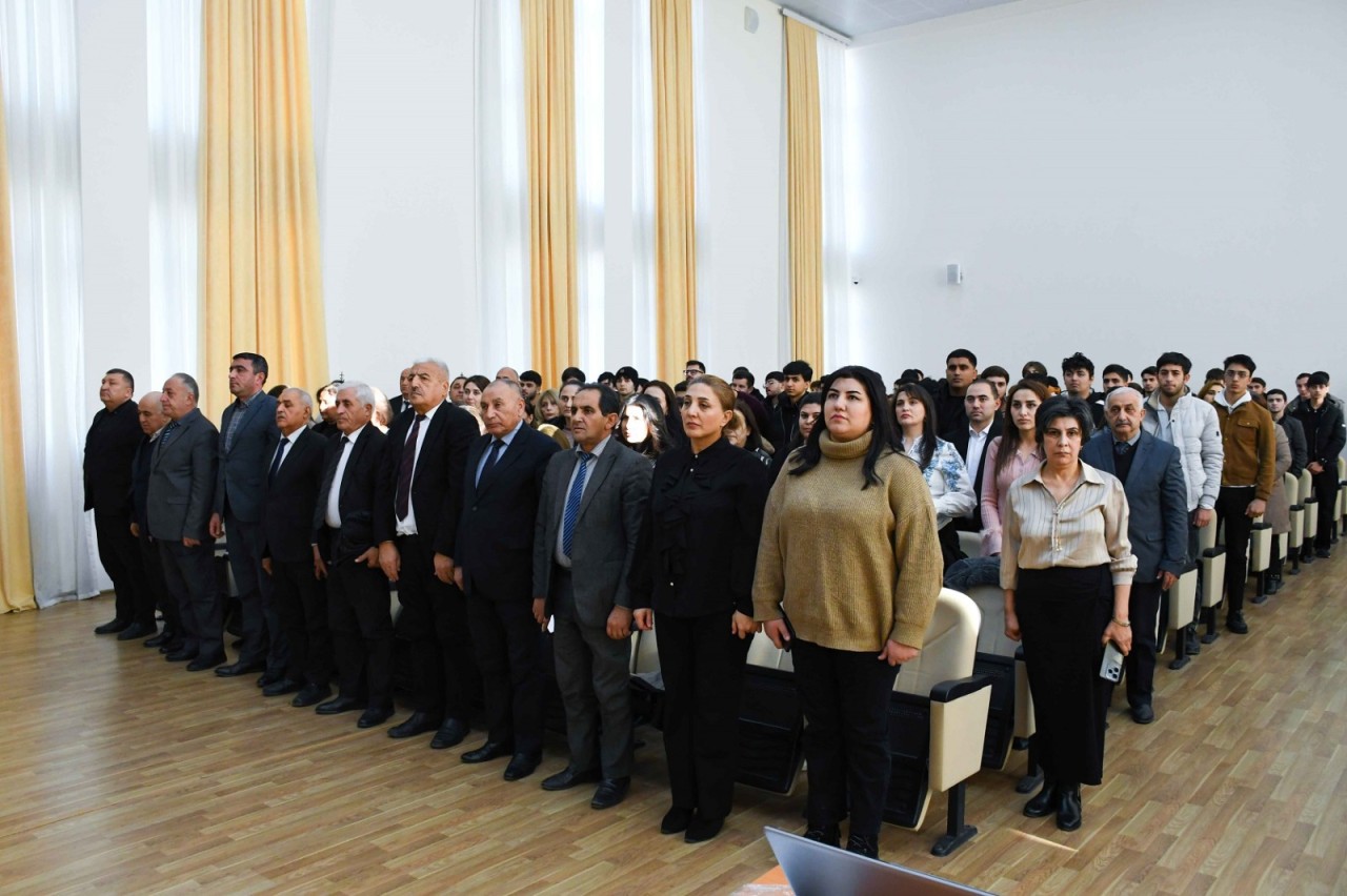 ADAU-da Xalq şairi Bəxtiyar Vahabzadənin anadan olmasının 100 illik yubileyi qeyd olunub - FOTOLAR